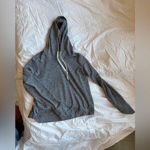 Vuori halo performance hoodie size small